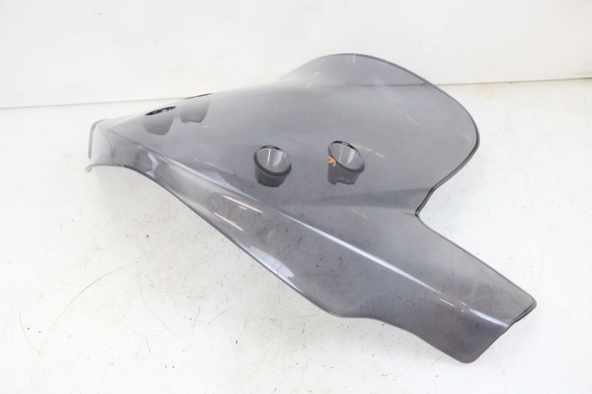 photo de WINDSCREEN YAMAHA YP MAJESTY 125 (2002 - 2006) - Markings and original references