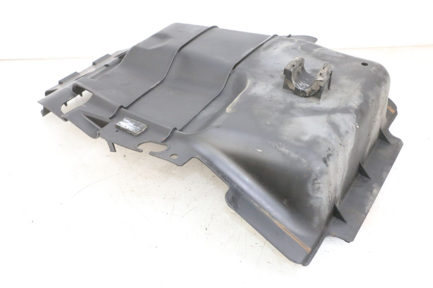 photo de REAR WHEEL ARCH SUZUKI BURGMAN 650 (2013 - 2020)