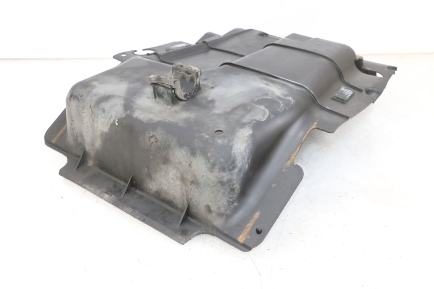 photo de REAR WHEEL ARCH SUZUKI BURGMAN 650 (2013 - 2020)