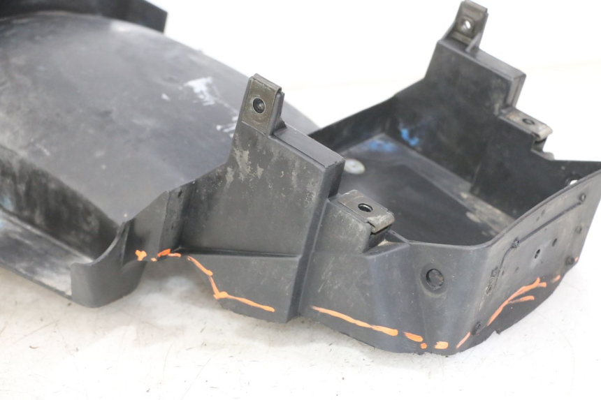 photo de REAR UNDERTRAY YAMAHA FZS FAZER 600 (2001 - 2003)