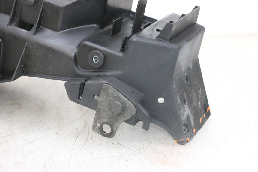 photo de REAR UNDERTRAY HONDA NSR R 125 (1994 - 2003) - Additional view of the item