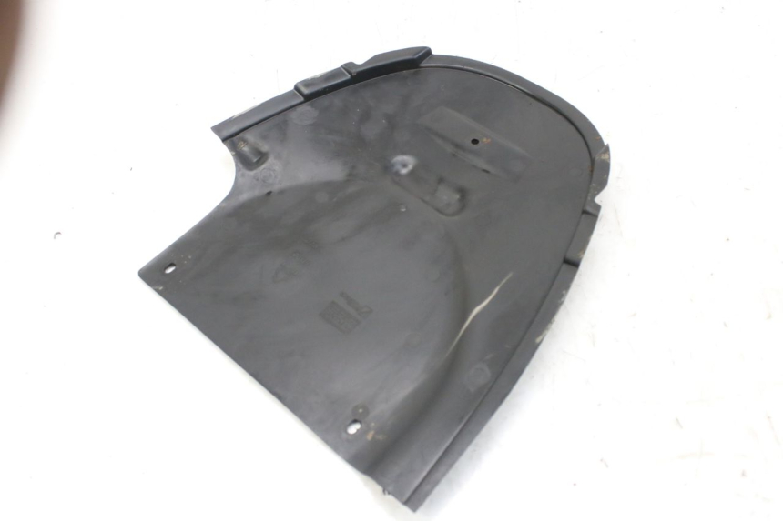 photo de REAR WHEEL HUGGER PIAGGIO FLY 4T 50 (2013 - 2017)