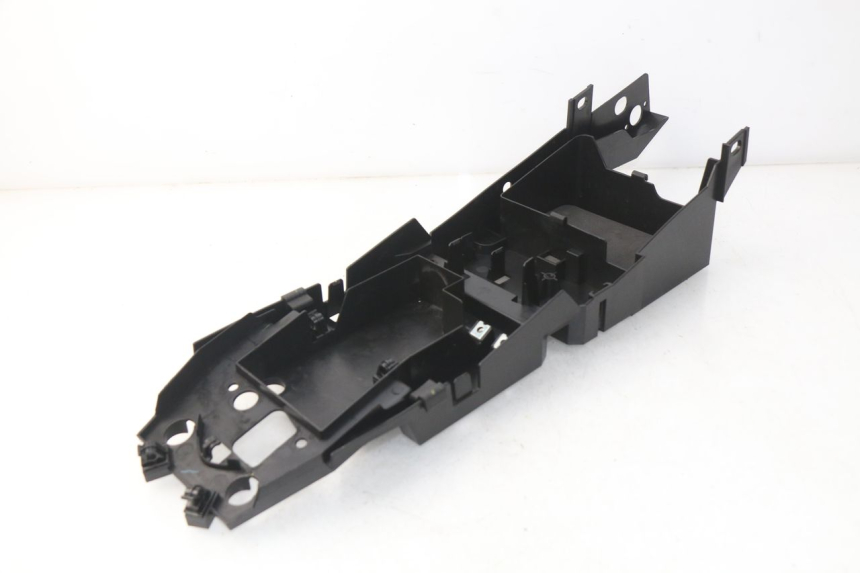 photo de REAR UNDERTRAY YAMAHA FZ8 800 (2010 - 2016)