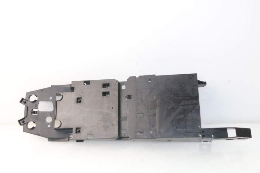 photo de REAR UNDERTRAY YAMAHA FZ8 800 (2010 - 2016)