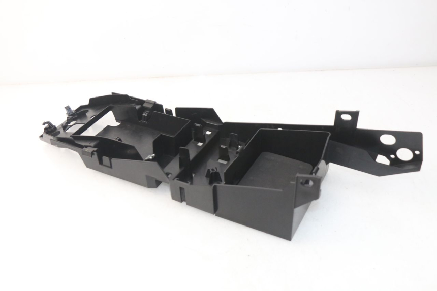 photo de REAR UNDERTRAY YAMAHA FZ8 800 (2010 - 2016)