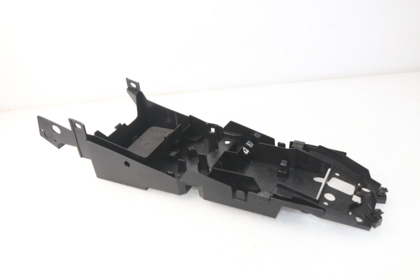 photo de REAR UNDERTRAY YAMAHA FZ8 800 (2010 - 2016)