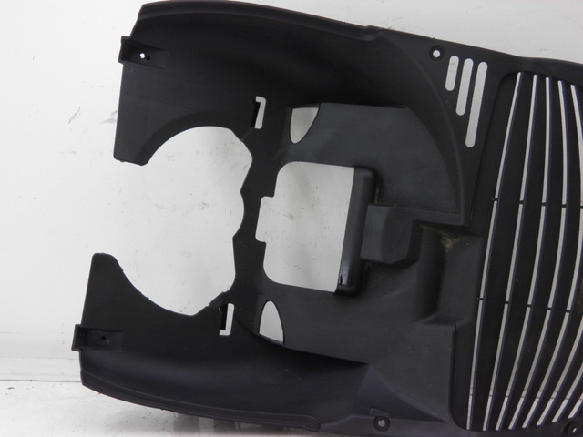 photo de FRONT UNDERTRAY YAMAHA XMAX X-MAX 125 (2006 - 2009)