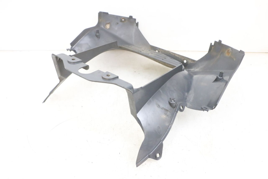 photo de FRONT WHEEL FENDER SUZUKI BURGMAN 125 (2007 - 2014) - Component detail