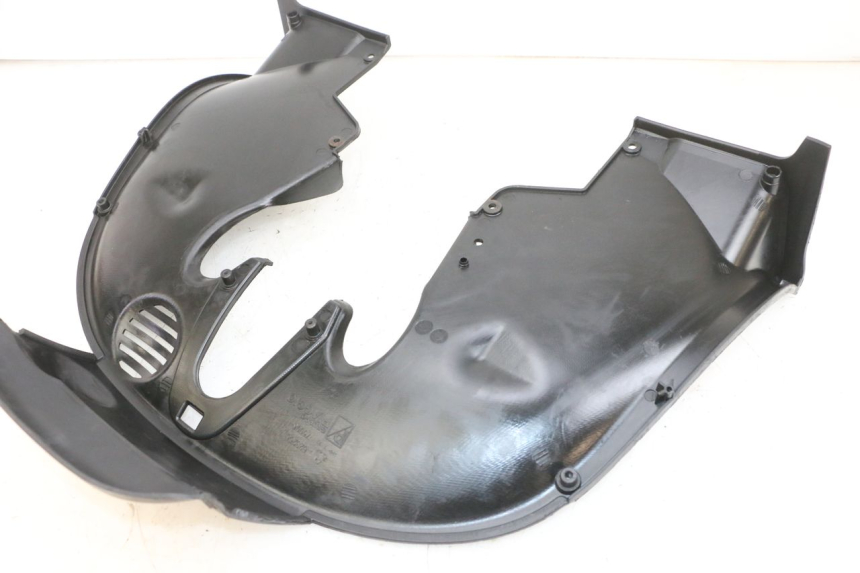 photo de FRONT UNDERTRAY PIAGGIO MP3 RL 250 (2007 - 2010) - Component detail