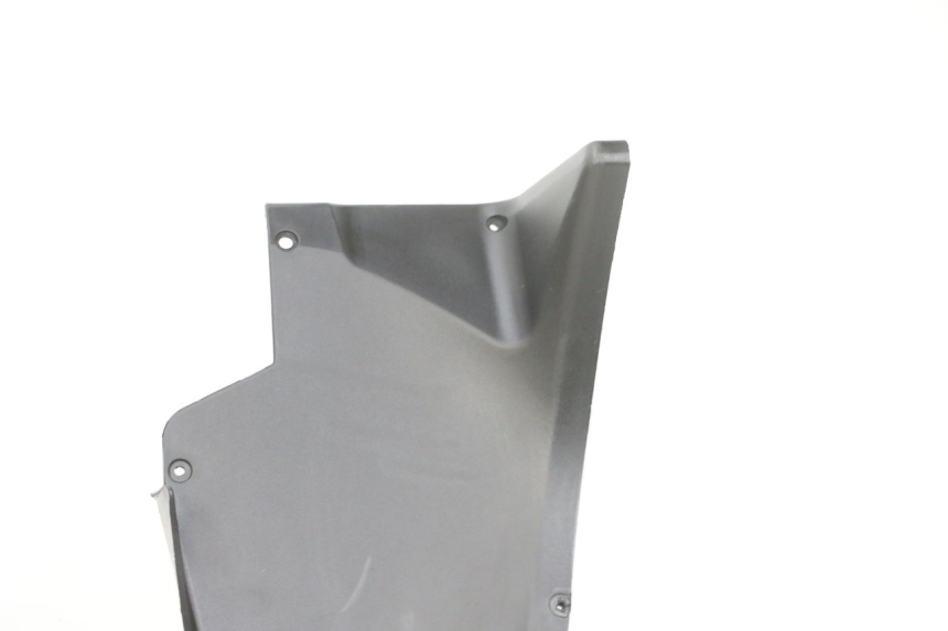 photo de FRONT UNDERTRAY PIAGGIO MP3 RL 250 (2007 - 2010) - Distinctive features