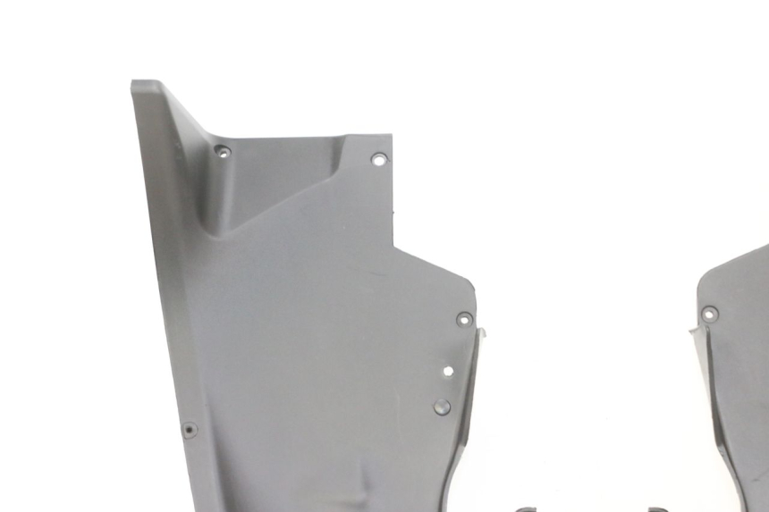 photo de FRONT UNDERTRAY PIAGGIO MP3 RL 250 (2007 - 2010) - Detailed visual inspection