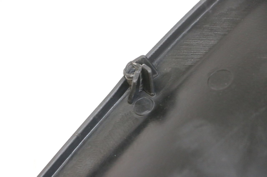 photo de FRONT UNDERTRAY PIAGGIO MP3 RL 250 (2007 - 2010) - Zoom on usage condition