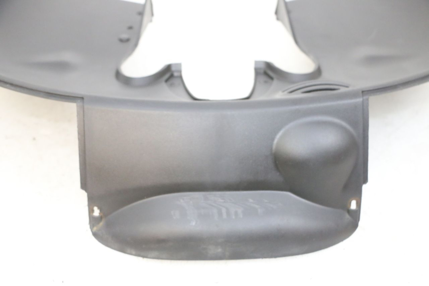 photo de FRONT UNDERTRAY PIAGGIO MP3 RL 250 (2007 - 2010) - Fixing points details