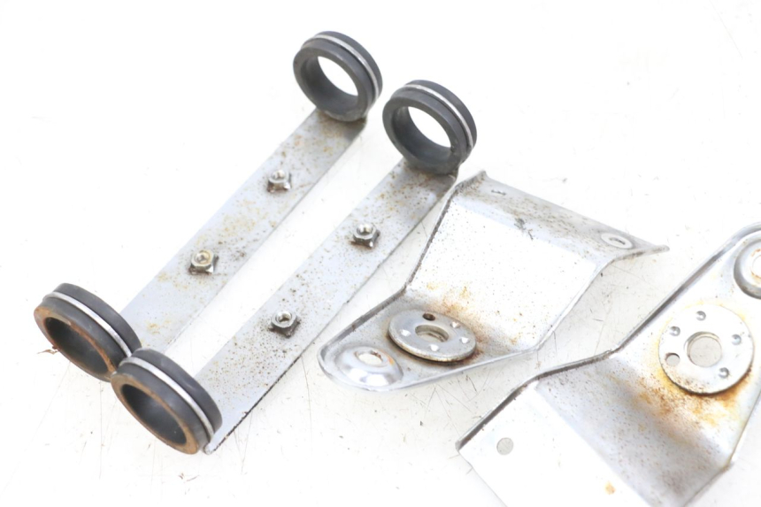 photo de HEADLIGHT BRACKET HYOSUNG GF 125 (2001 - 2005)