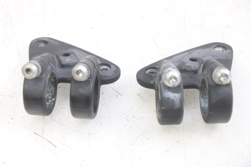 photo de HEADLIGHT BRACKET GILERA DNA 50 (2000 - 2007)