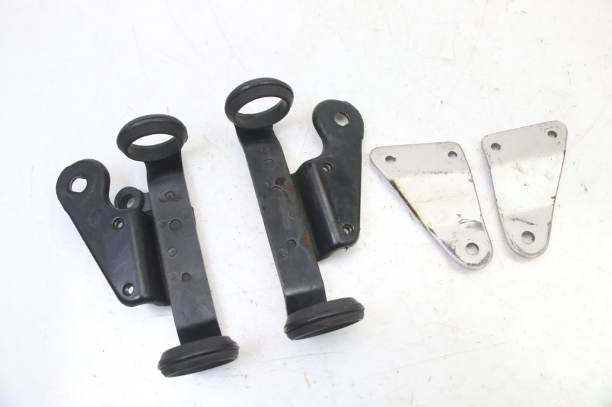 photo de HEADLIGHT BRACKET SUZUKI GS GSE 500 (2001 - 2003)