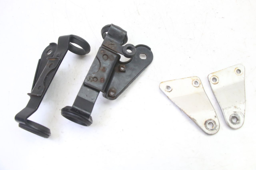 photo de HEADLIGHT BRACKET SUZUKI GS GSE 500 (2001 - 2003)