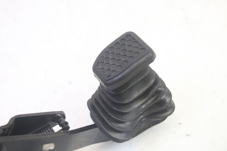 photo de BRAKE PEDAL PIAGGIO MP3 HPE 350 (2018 - 2020) - Alternative perspective