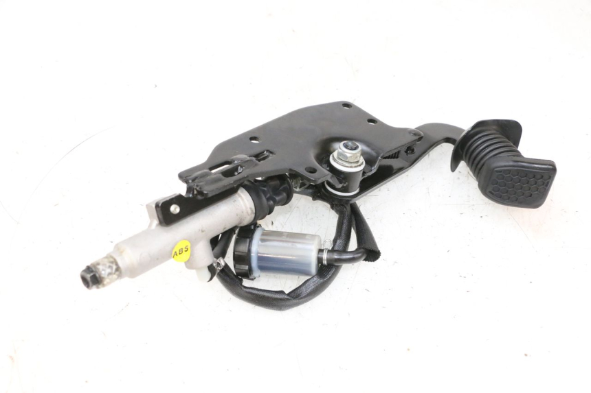 photo de BRAKE PEDAL PIAGGIO MP3 HPE 300 (2019 - 2026) - Technical close-up