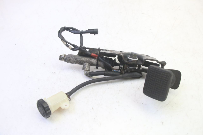 photo de BRAKE PEDAL PIAGGIO MP3 RL 250 (2007 - 2010) - Fixing points details
