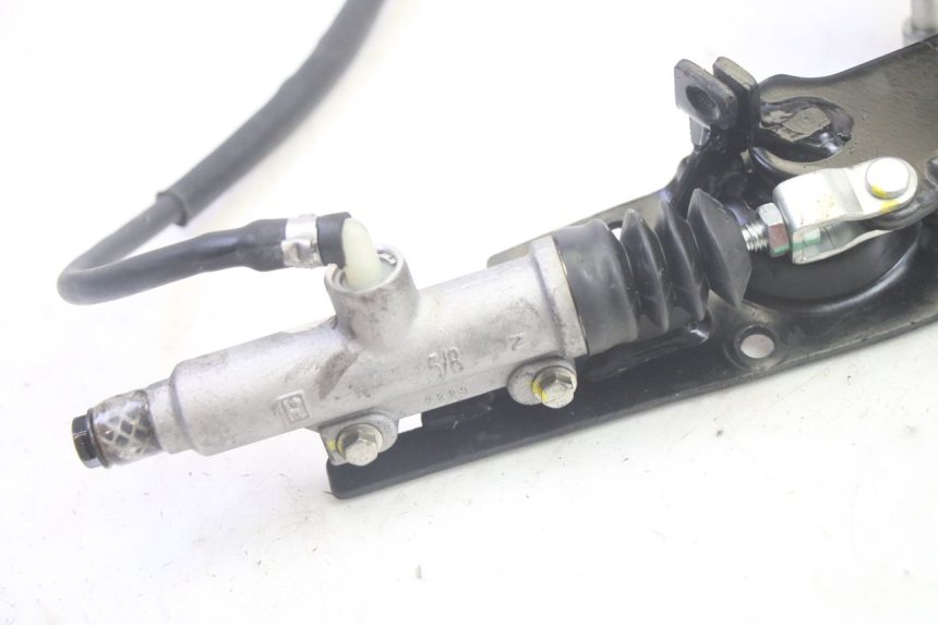 photo de BRAKE PEDAL PIAGGIO MP3 500 (2016 - 2018) - Zoom on usage condition