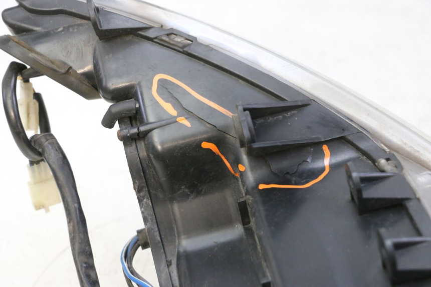 photo de FRONT HEADLIGHT QUADRO 4 4D 350 (2015 - 2018)