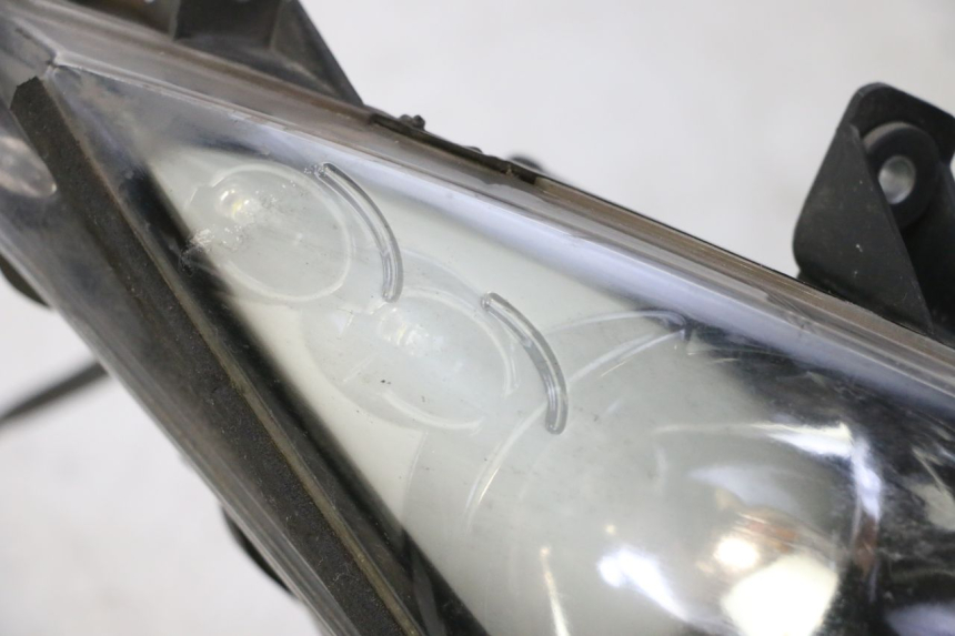 photo de FRONT HEADLIGHT QUADRO 4 4D 350 (2015 - 2018)