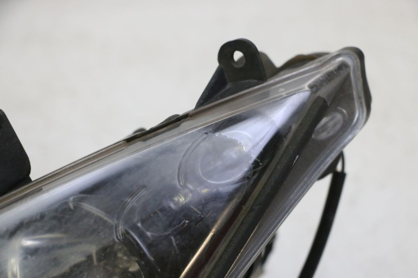 photo de FRONT HEADLIGHT QUADRO 4 4D 350 (2015 - 2018)
