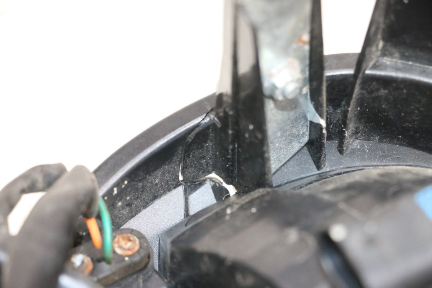 photo de HEADLIGHT MAG POWER BOMBERS 4T 50 (2016 - 2026) - Surface and material condition