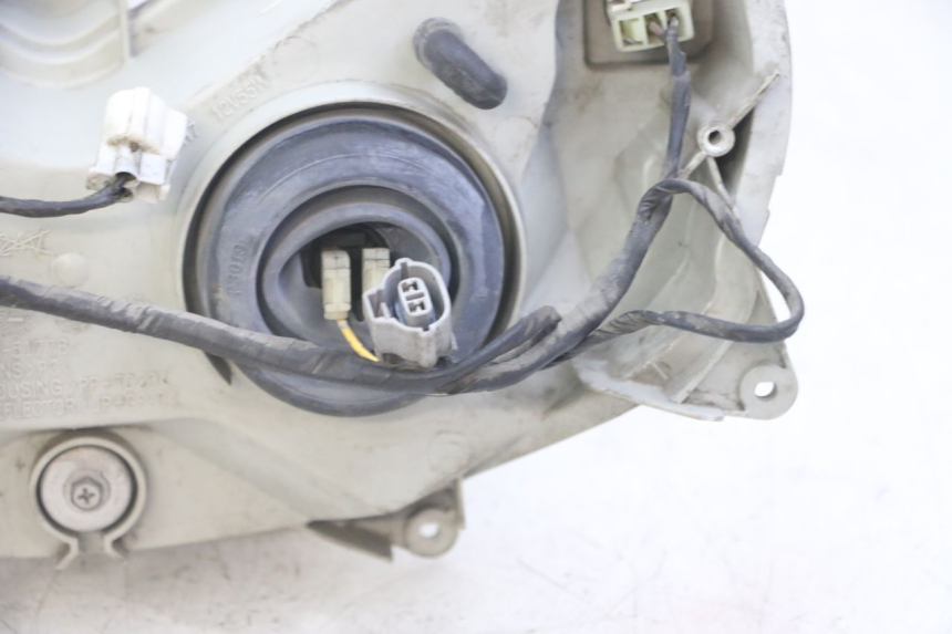 photo de FRONT HEADLIGHT SUZUKI BURGMAN 125 (2007 - 2014)