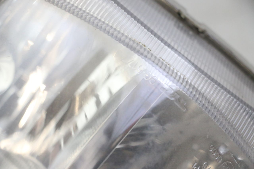 photo de FRONT HEADLIGHT SUZUKI BURGMAN 125 (2007 - 2014)