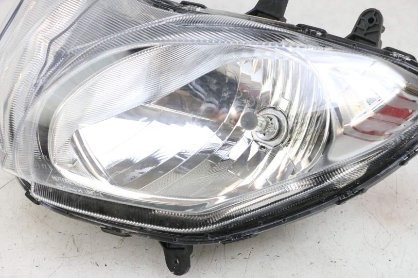 photo de HEADLIGHT SUZUKI BURGMAN 650 (2013 - 2020)