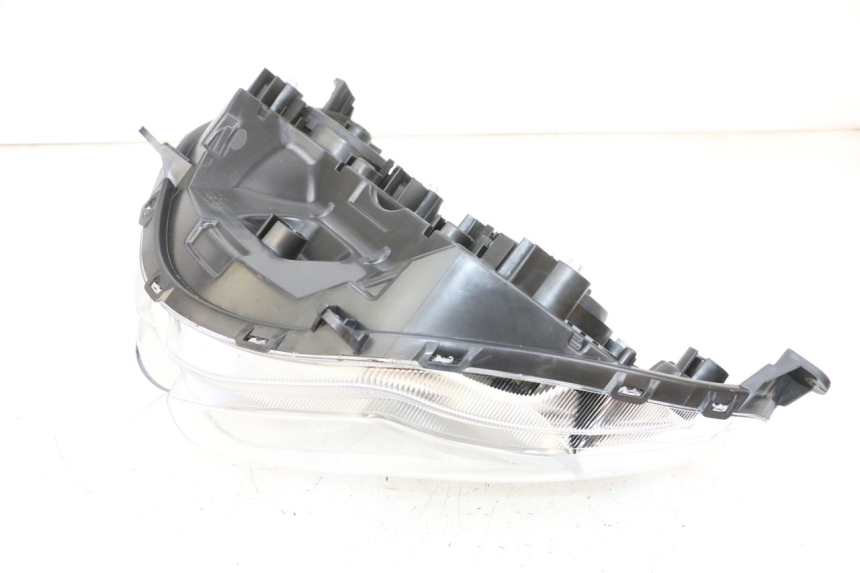 photo de HEADLIGHT SUZUKI BURGMAN 650 (2013 - 2020)