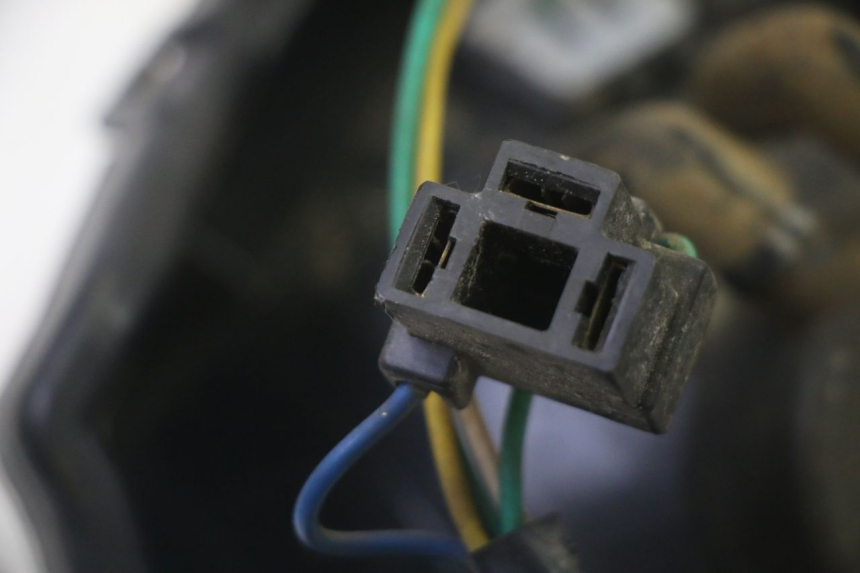 photo de HEADLIGHT HONDA CBF 125 (2009 - 2015) - Surface and material condition