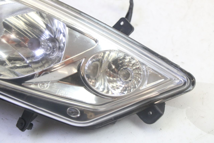 photo de RIGHT FRONT HEADLIGHT PEUGEOT CITYSTAR 50 (2013 - 2017)