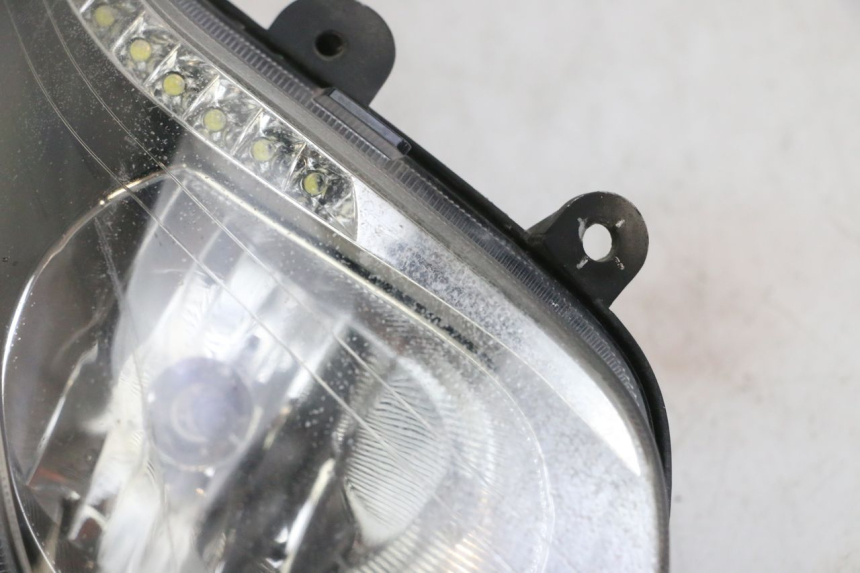 photo de RIGHT HEADLIGHT SYM GTS EVO 125 (2009 - 2013) - Markings and original references
