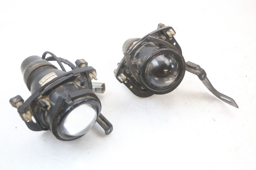photo de RIGHT HEADLIGHT HYTRACK HY S 4X4 410 (2013 - 2016)