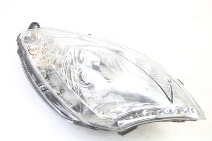 photo de RIGHT HEADLIGHT PEUGEOT SATELIS 125 (2013 - 2018)