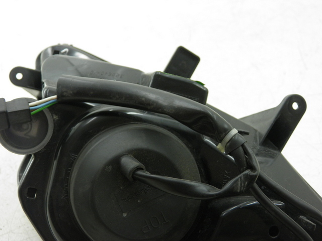 photo de RIGHT FRONT HEADLIGHT PEUGEOT SATELIS 125 (2010 - 2012)