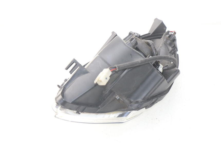 photo de RIGHT HEADLIGHT PEUGEOT SATELIS 300 (2012 - 2015)