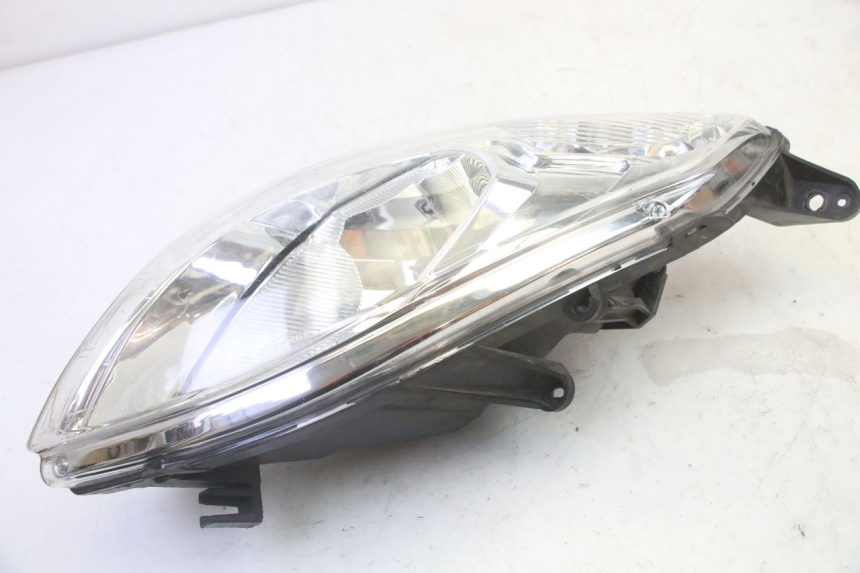 photo de RIGHT FRONT HEADLIGHT PEUGEOT SATELIS 125 (2010 - 2012) - Technical close-up