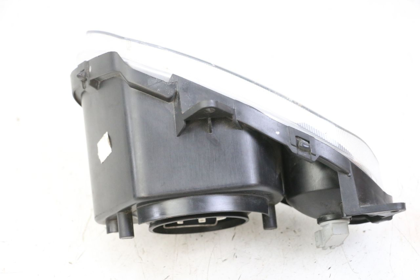 photo de RIGHT HEADLIGHT YAMAHA TZR 50 (2008 - 2016)