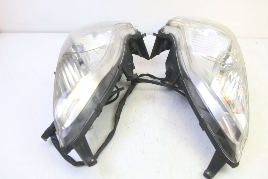 photo de FRONT HEADLIGHT HONDA FES S-WING SWING ABS 125 (2007 - 2015)