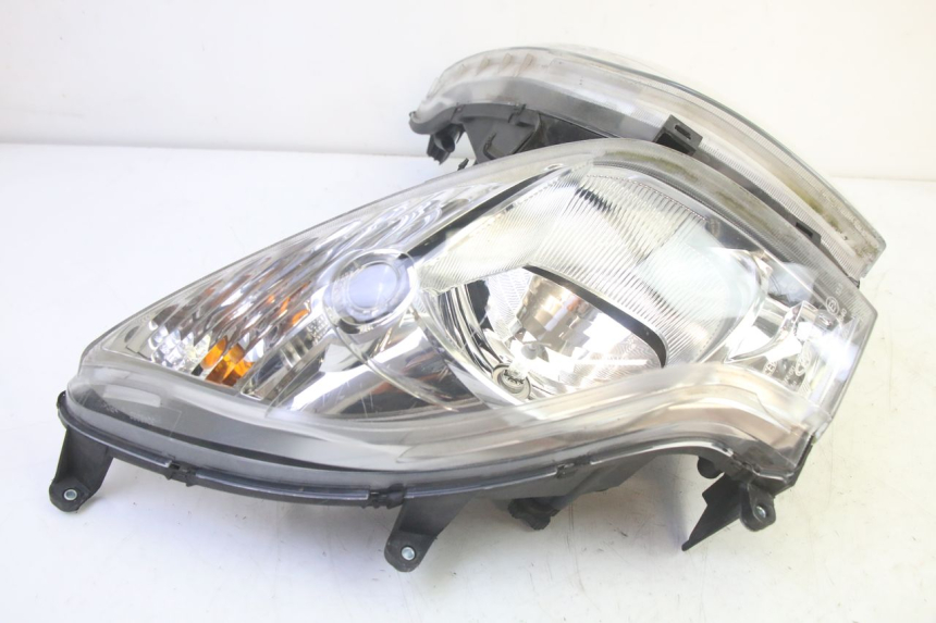 photo de FRONT HEADLIGHT HONDA FES S-WING SWING ABS 125 (2007 - 2015) - Zoom on usage condition