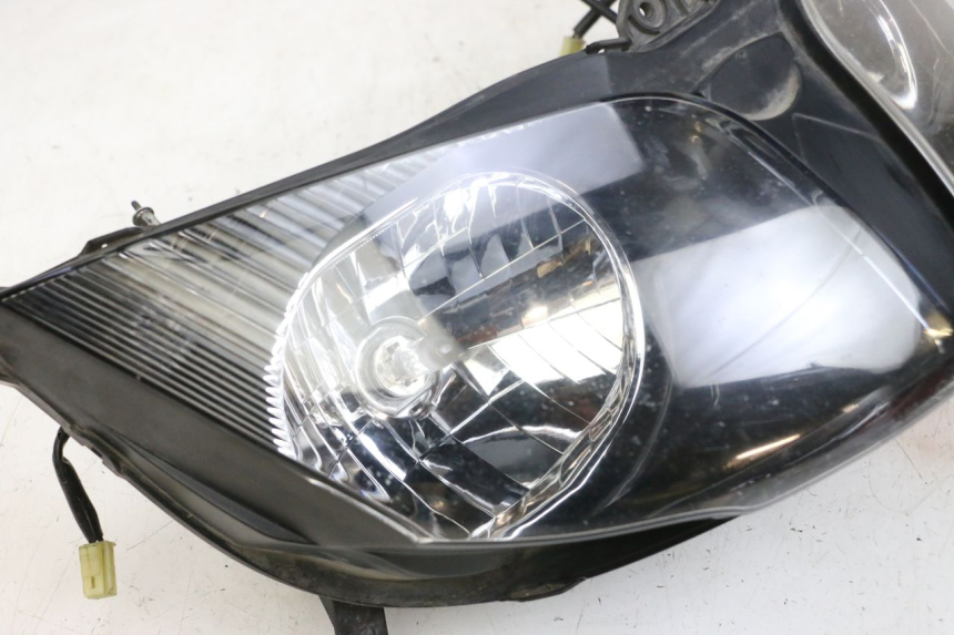photo de FRONT HEADLIGHT YAMAHA FJR ABS 1300 (2006 - 2012) - Zoom on usage condition