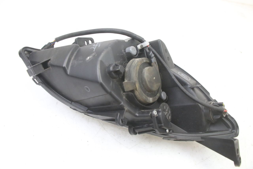 photo de LEFT HEADLIGHT PEUGEOT SATELIS 125 (2013 - 2018)