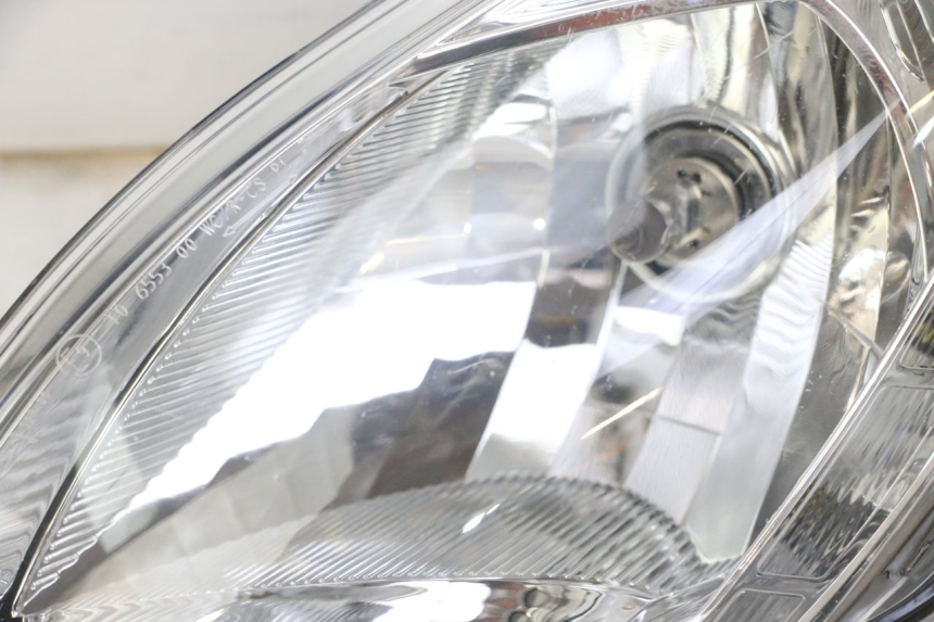 photo de LEFT HEADLIGHT PEUGEOT SATELIS 125 (2013 - 2018)