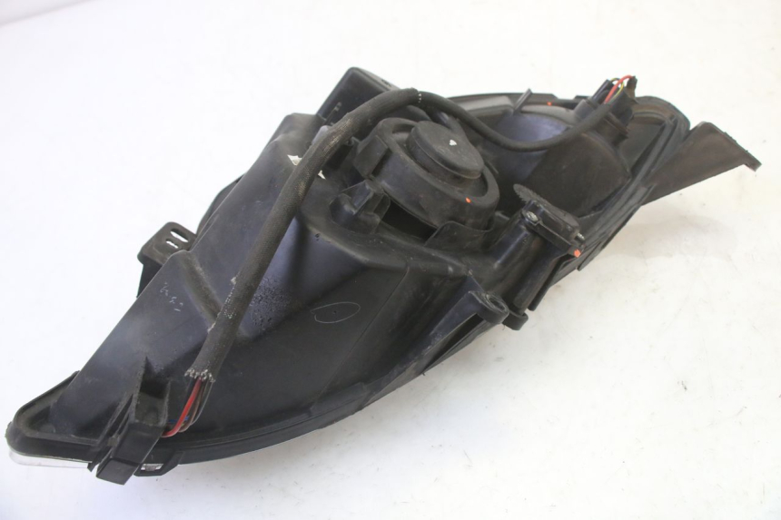 photo de LEFT HEADLIGHT PEUGEOT SATELIS 125 (2010 - 2012)