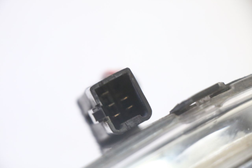 photo de LEFT HEADLIGHT PEUGEOT SATELIS 125 (2010 - 2012)