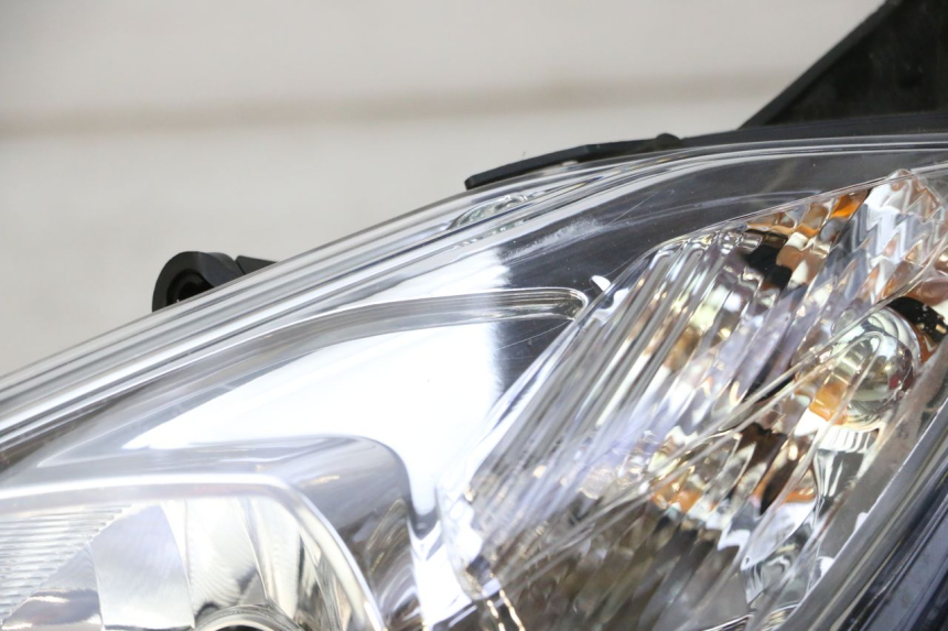 photo de LEFT HEADLIGHT PEUGEOT SATELIS 125 (2013 - 2018)